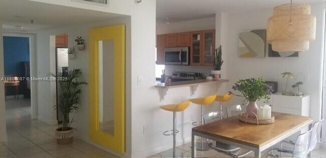 Foto del edificio - 555 NE 30th St