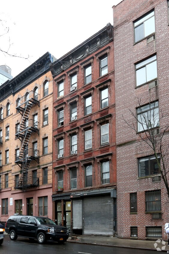 Foto principal - 442 W 45th St