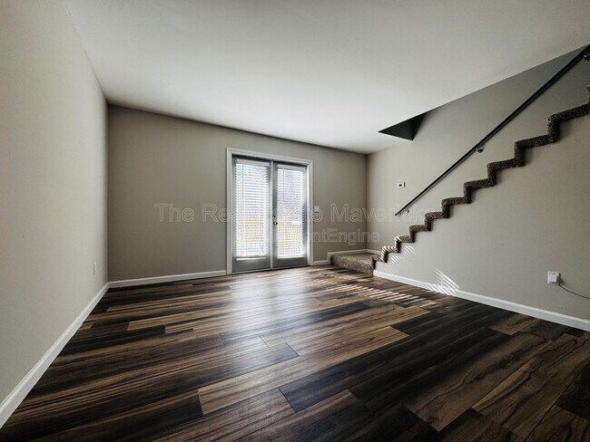 Building Photo - 131 Pace Dr