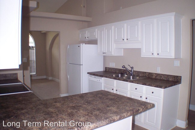 Building Photo - 4 br, 3 bath House - 528 Sheffield Ave.