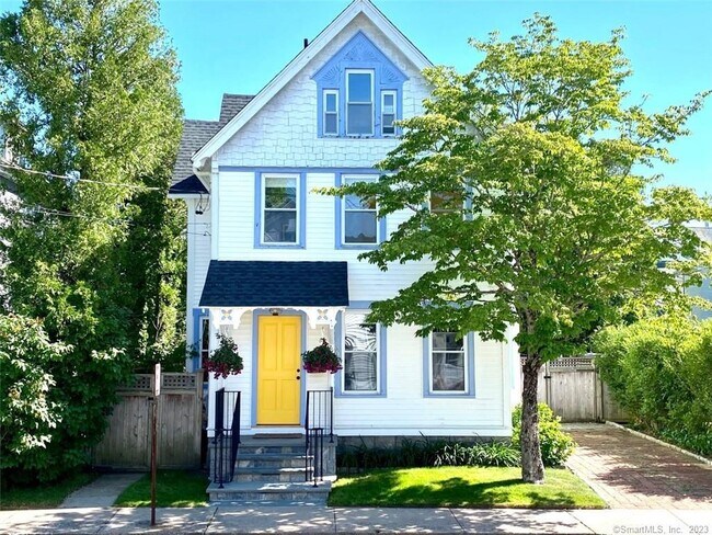 Building Photo - 51 Trumbull Ave
