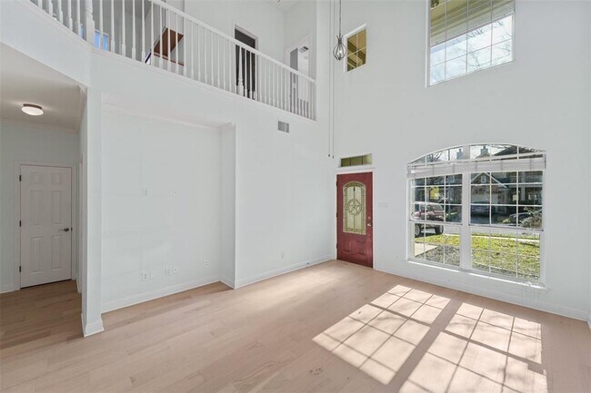 Foto del edificio - 1814 Village Oak Ct