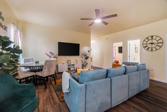 Building Photo - 3915 Westway Dr