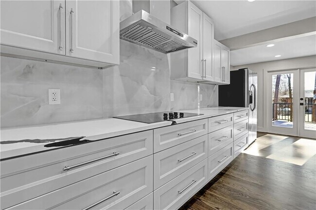 Foto del edificio - 1887 Shalimar Dr NE