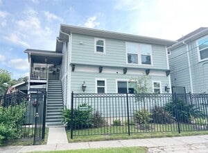 Building Photo - 4703 Park Dr