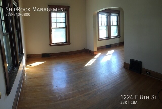 Building Photo - 1224 E 8th St