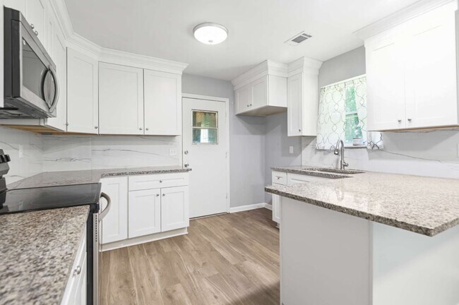 Foto del edificio - 4421 Jenwood St