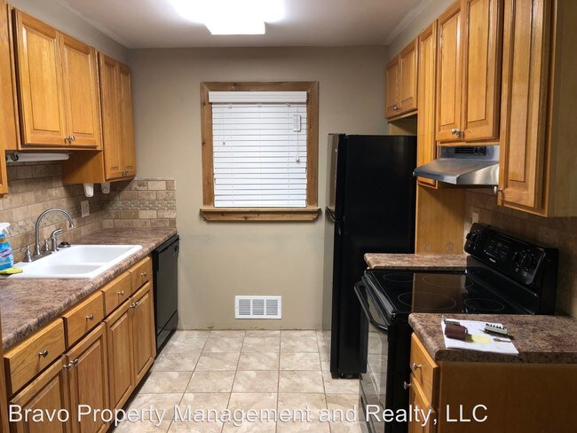 Building Photo - 3 br, 2 bath House - 977 Hilltop Court