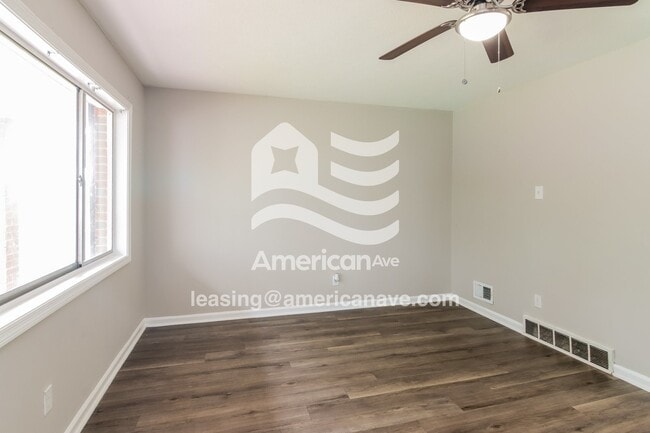 Building Photo - 453 Camden Dr