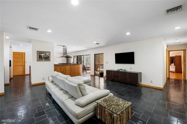 Building Photo - 4 br, 2 bath House - 6280 SW 56th Ct