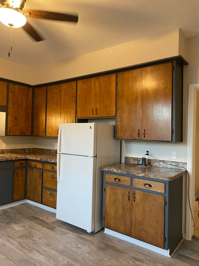 Kitchen - 813 N Birney St