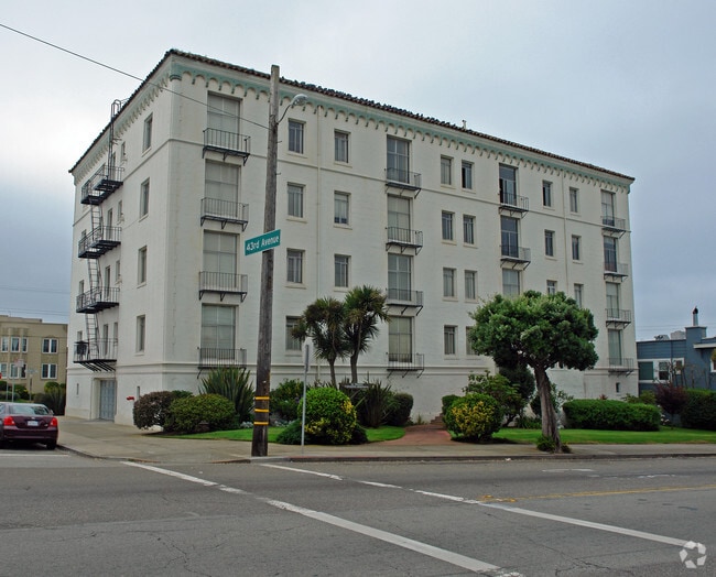 El Prado Apartments Apartments in San Francisco, CA