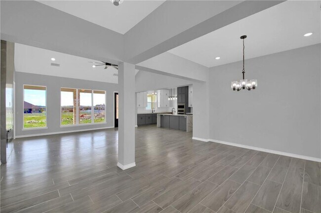 Building Photo - 303 Highlander Ct