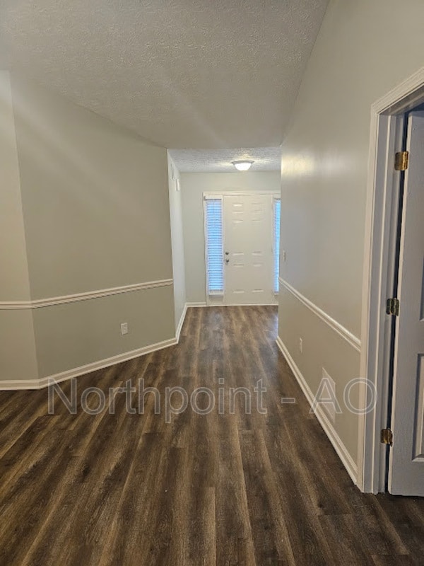 Building Photo - 188 Bay Ct Dr