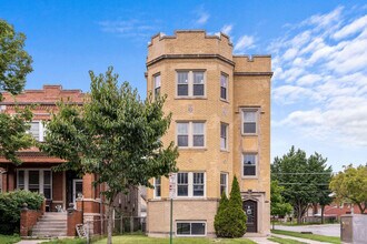Building Photo - 1101 S Oak Park Ave