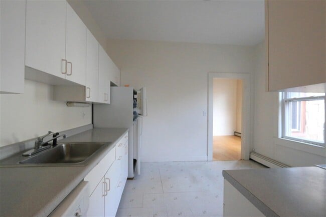 Building Photo - 60 Sacramento St