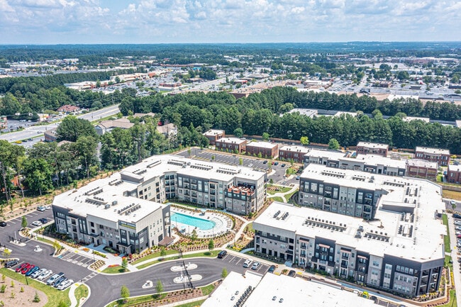 Building Photo - The Rey on Reynolds