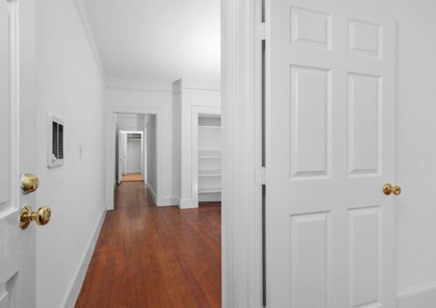 Entrance - 164 Langton St