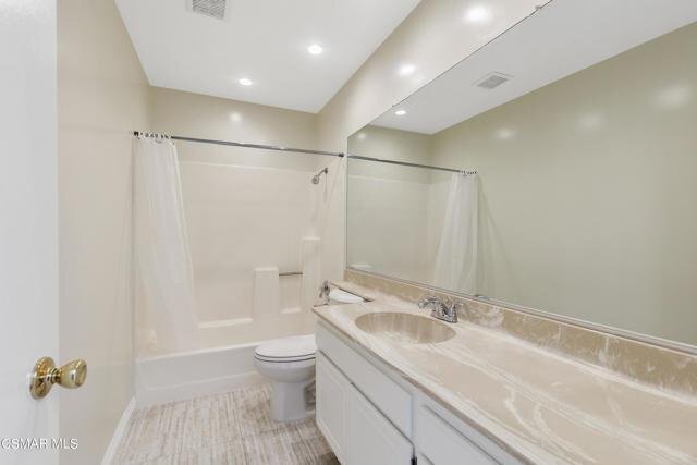 Foto del edificio - 2641 Calle Abedul, Thousand Oaks, CA 91360...