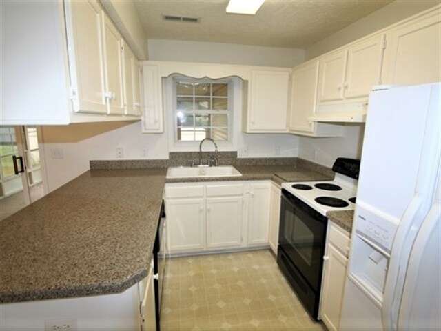 Foto del edificio - 2416 Bradfield Ct