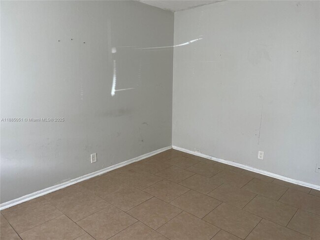 Foto del edificio - 801 N H St