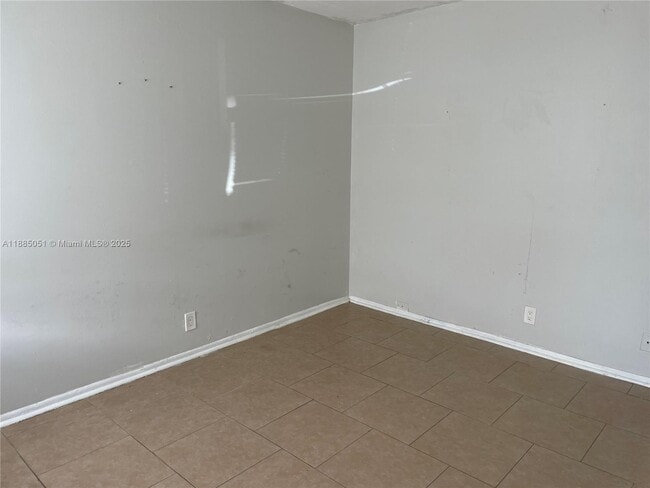 Building Photo - 801 N H St