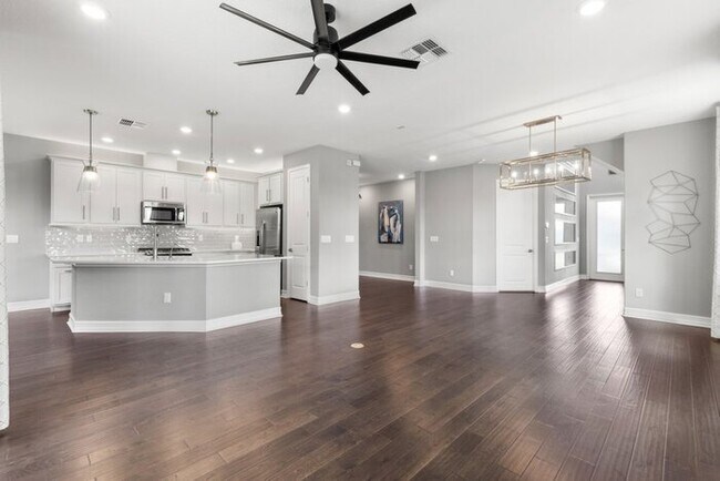 Foto del edificio - Brand New Townhome For Rent in Estancia