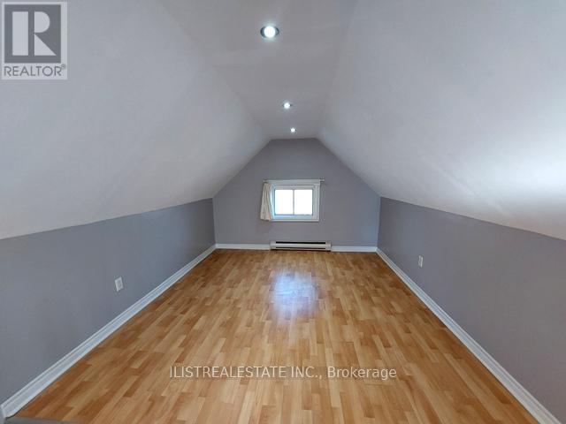 Photo du bâtiment - 2143 Gerrard St E