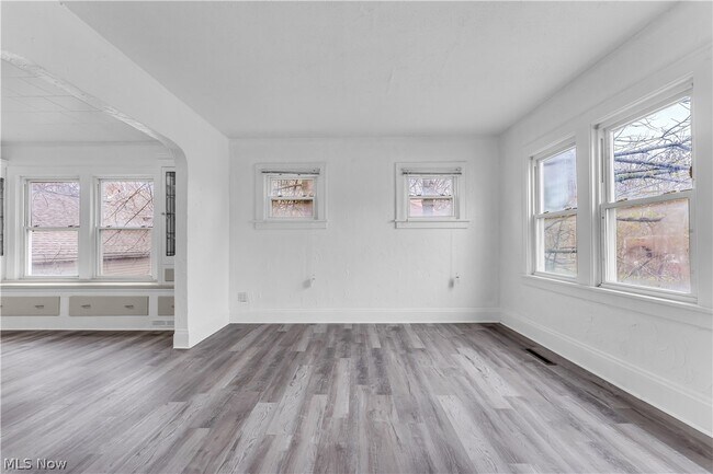 Building Photo - 11303 Langton Ave
