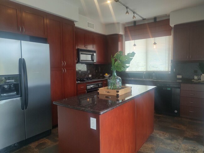 Foto del edificio - Resort Lifestyle at The Lido in Mission Valley