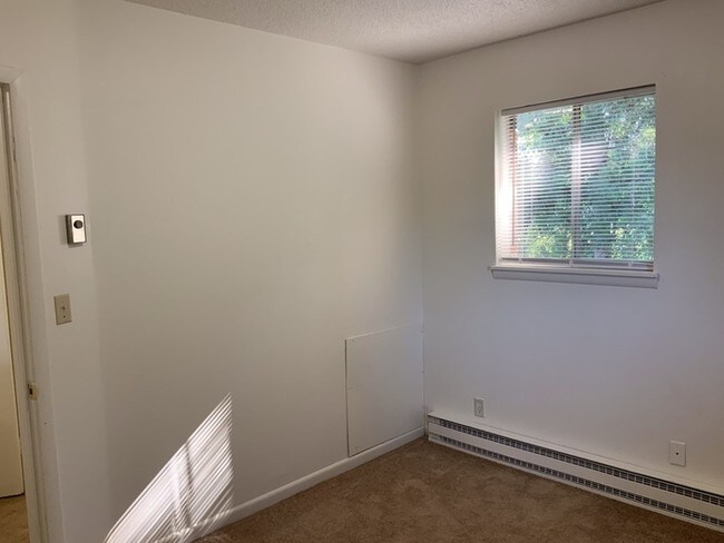 Building Photo - 1214 Chesterfield Ave