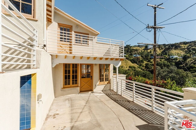 Foto del edificio - 8186 Gould Ave