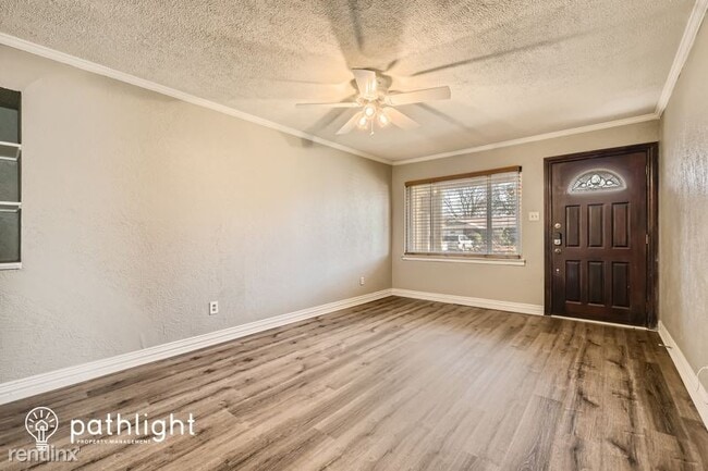 Building Photo - 1914 Dorothy Dr UNIT
