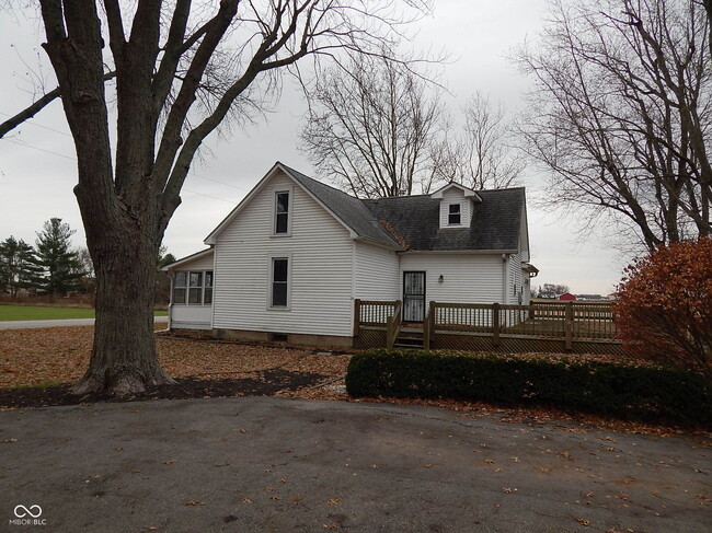 Building Photo - 1402 S Franklin Rd
