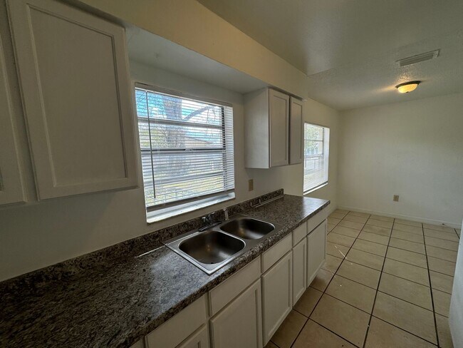 Building Photo - Beautiful 3 Bed Home in Orlando