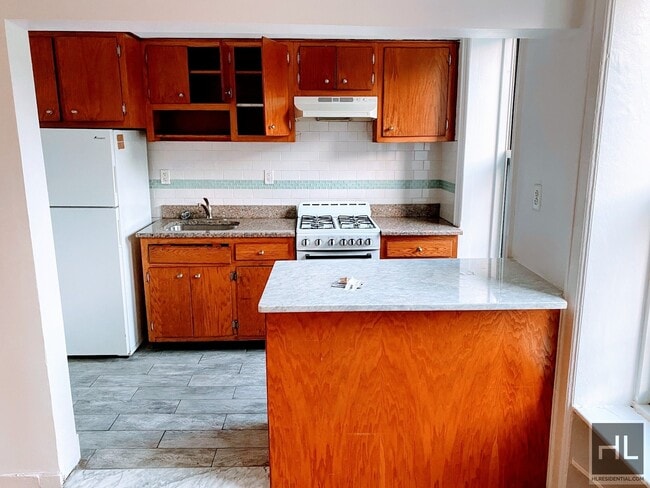 Building Photo - Sunny 1 Bed In Bedford-Stuyvesant