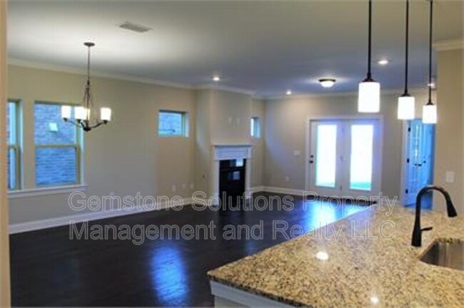 Building Photo - 1731 Foxland Blvd