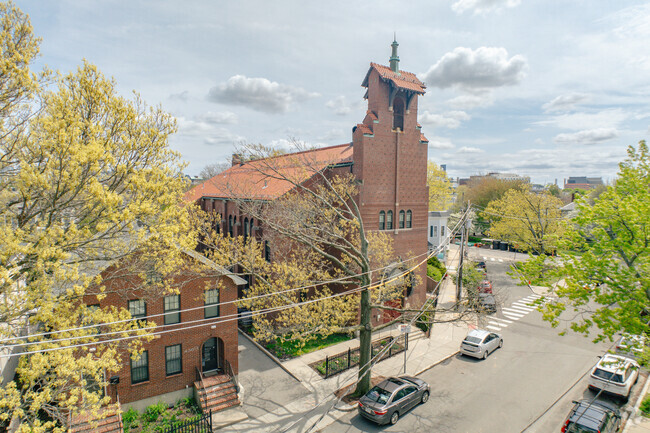 Building Photo - Windsor Street Condominiums