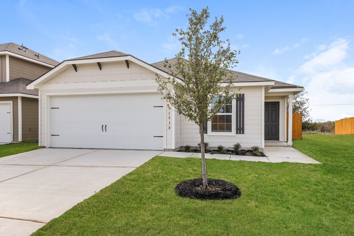 Foto principal - 7211 Aaron Jordan Dr