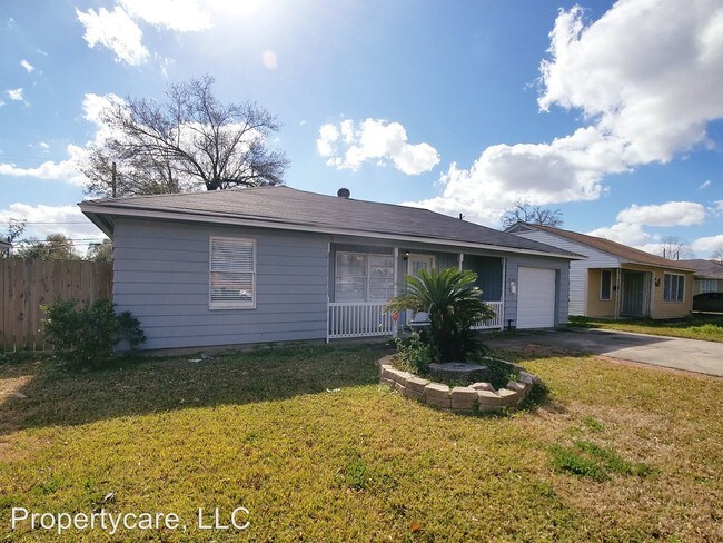 Building Photo - 4 br, 2 bath House - 13222 Emporia St.
