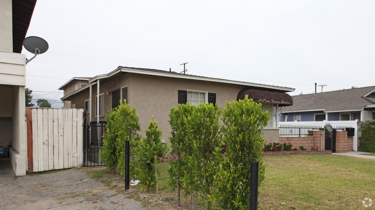 Building Photo - La Porte Victoria Gardens