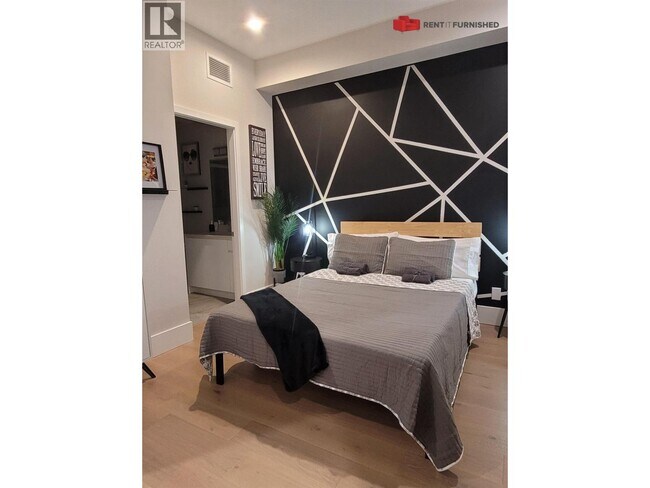 Photo du bâtiment - 1591 Bowser Ave