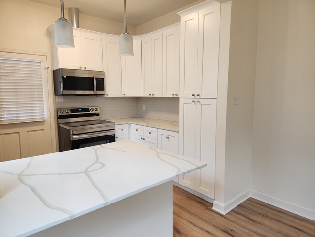 Building Photo - 58 Metairie Ct