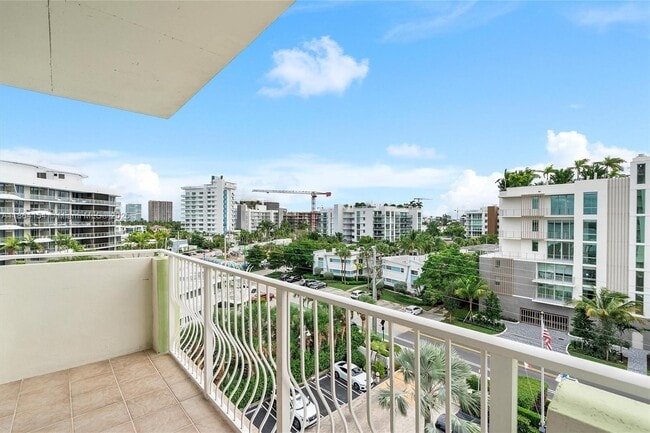 Foto del edificio - 10350 W Bay Harbor Dr