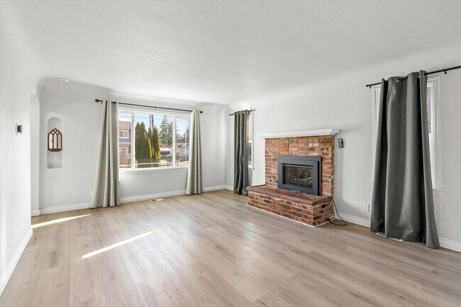 Foto del edificio - Well-Maintained Tacoma Brick home in Convenient Location