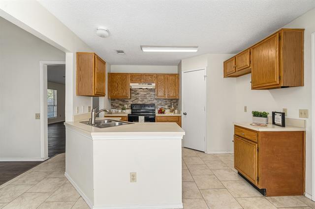 Foto del edificio - 7021 Spring Creek Trail