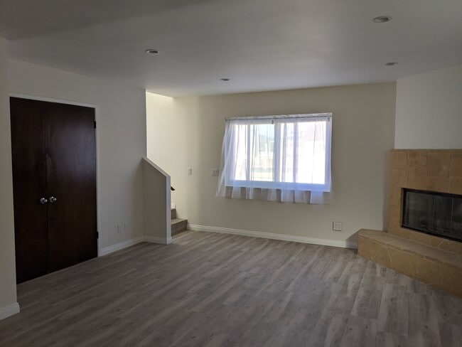 Master bedroom. - 6949 Trolleyway