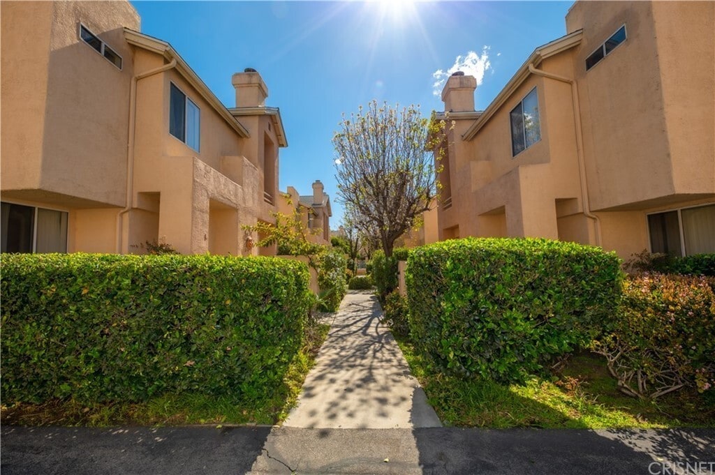 11074 Sharp Ave, Mission Hills, CA 91345 Townhome Rentals in Mission