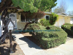 Building Photo - 302 Oregon St