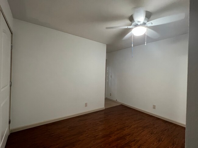 Bedroom - 2160 Maha Plz